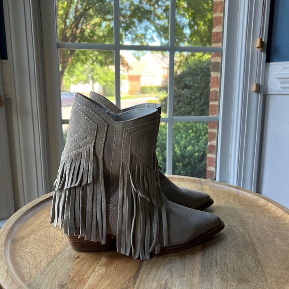 *NEW* Lawless Fringe Suede Western Boots Color: Bone size 8.5 - Picture 5 of 6